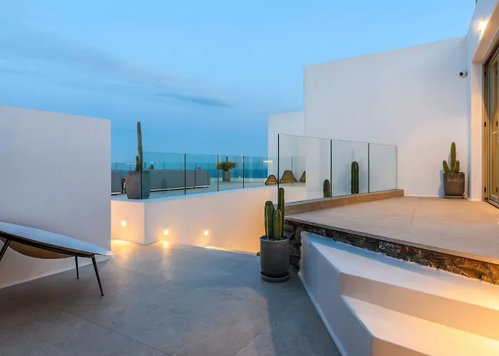 Villa Lilium Ii - Sanctuary Overlooking Psarou Bay *